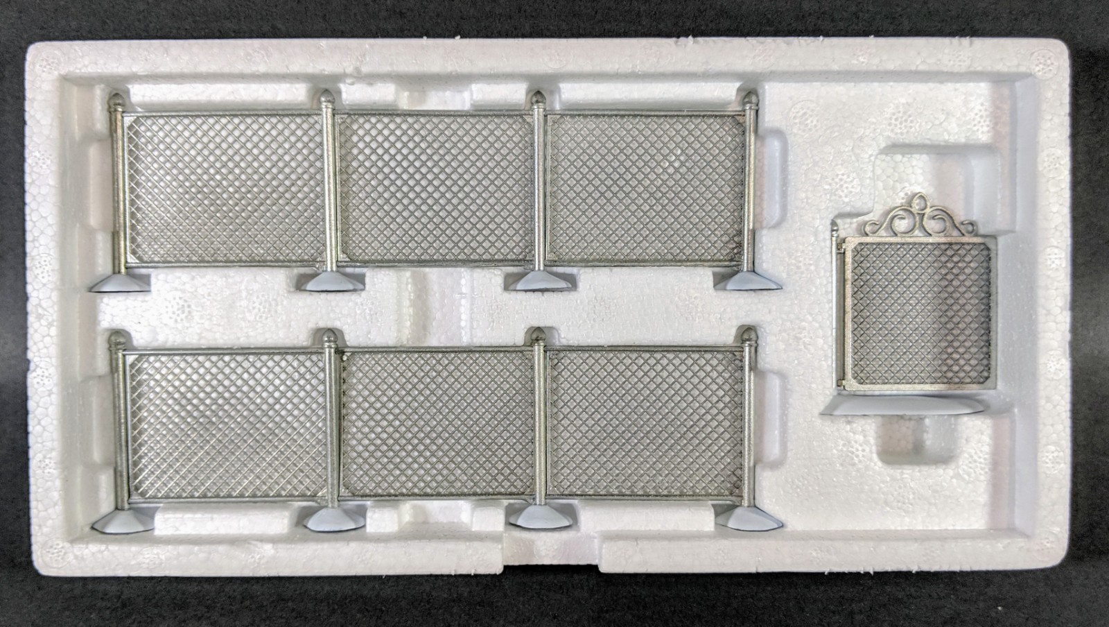 Dept 56 ~ Chain Link Fence With Gate  (52345) - Village Accessory *NEW*