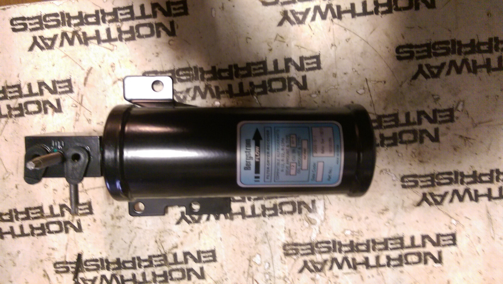 Kysor 1914010 Receiver Drier, Pad Mount SLPR 3 in. Dia. x 10 7/10 in. Long - Picture 2 of 2