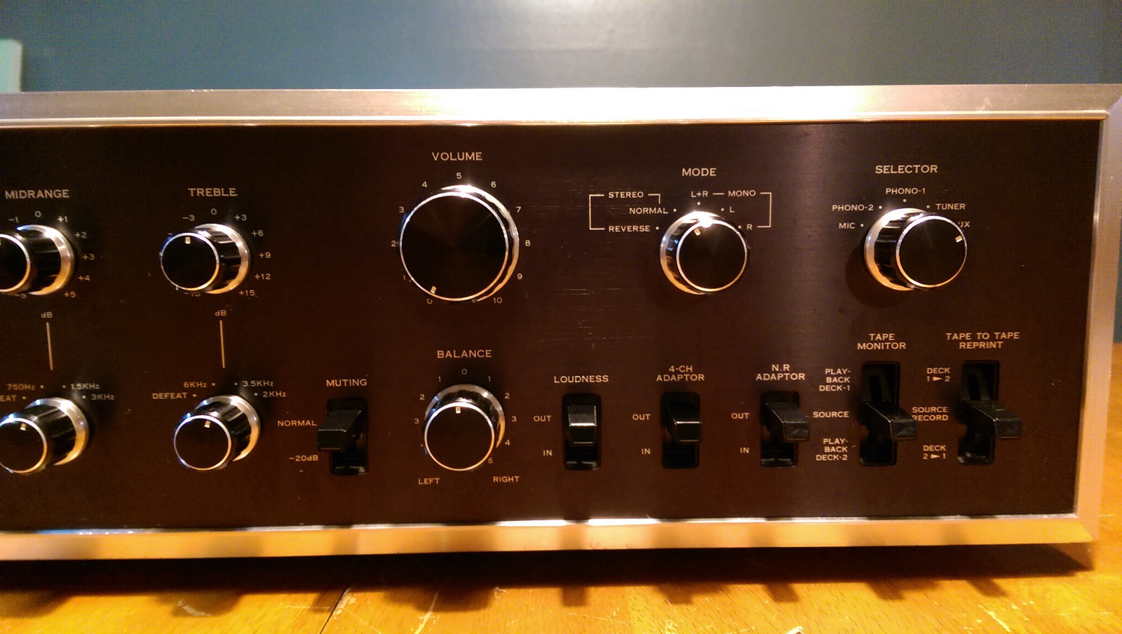 Sansui AU 9500 Intergrated Amplifier. Tested . Excellent Cosmetics.