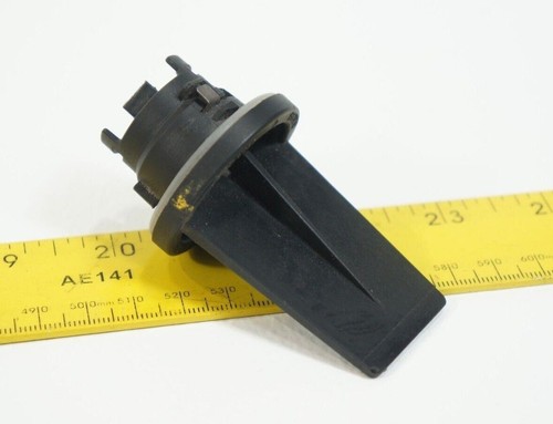 02-2006 bmw x5 e53 e65 e66 headlight bulb holder socket mount insert  156 202-00