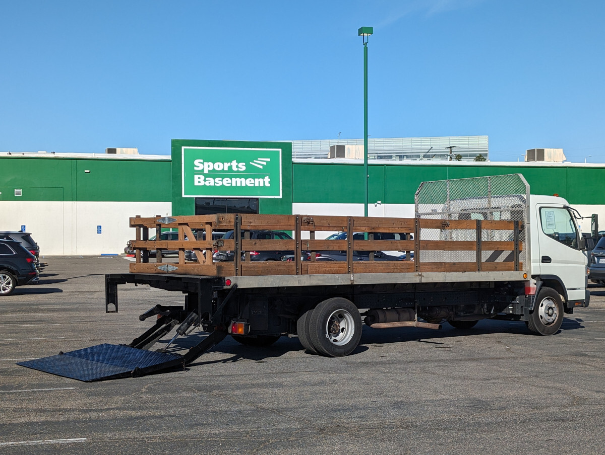 2019 Mitsubishi Fuso FE160  18FT Stake Bed with Tuckaway Liftgate GAS 47224 Mile