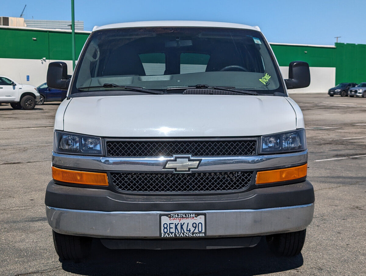 Owner 2012 Chevrolet Express 3500 Passenger Van 143857 Miles 6.0L V8