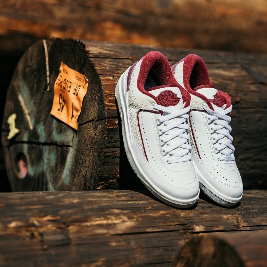 靴 NIKE Jordan 2 Retro Low Cherrywood Nike Jordan 2 Retro Low 'Cherrywood' Red White Grey DV9956