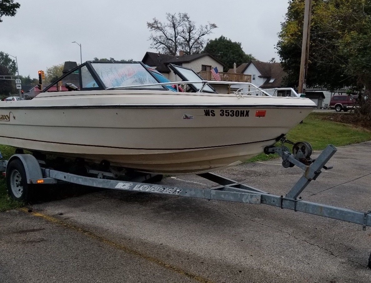 1983 Galaxy Powerboat w Motor & Trailer, Delavan WI | No Fees & No Reserve