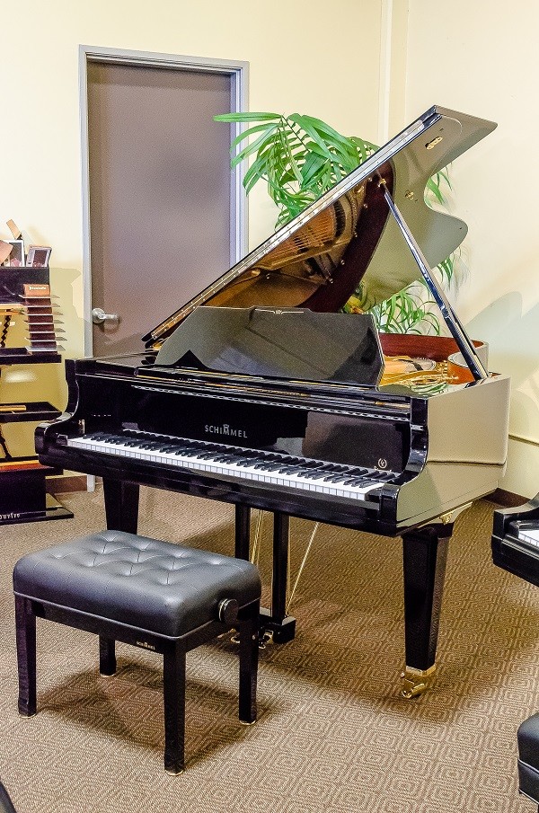 Schimmel 208 Grand Piano Polished Ebony