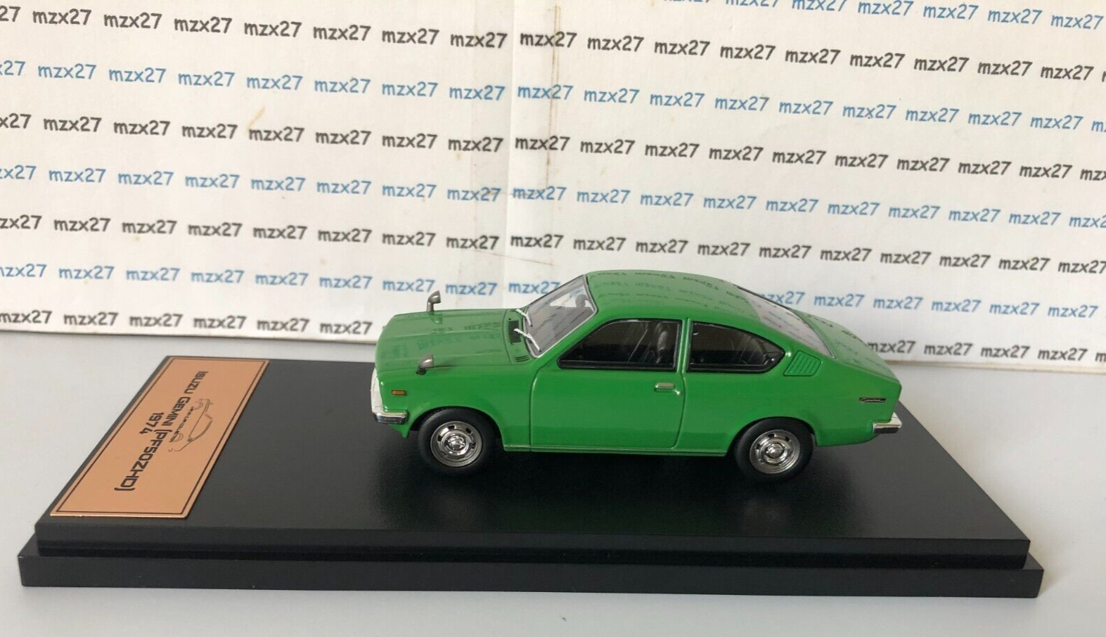 W813 新品 hachette ISUZU 117 COUPE (PA90) Car Isuzu 117