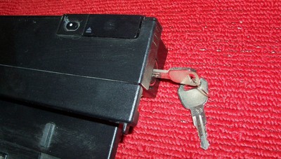 IBM THINKPAD LAPTOP  DOCKING STATION TYPE 2878 WITH KEYS 62P4551 13R0291