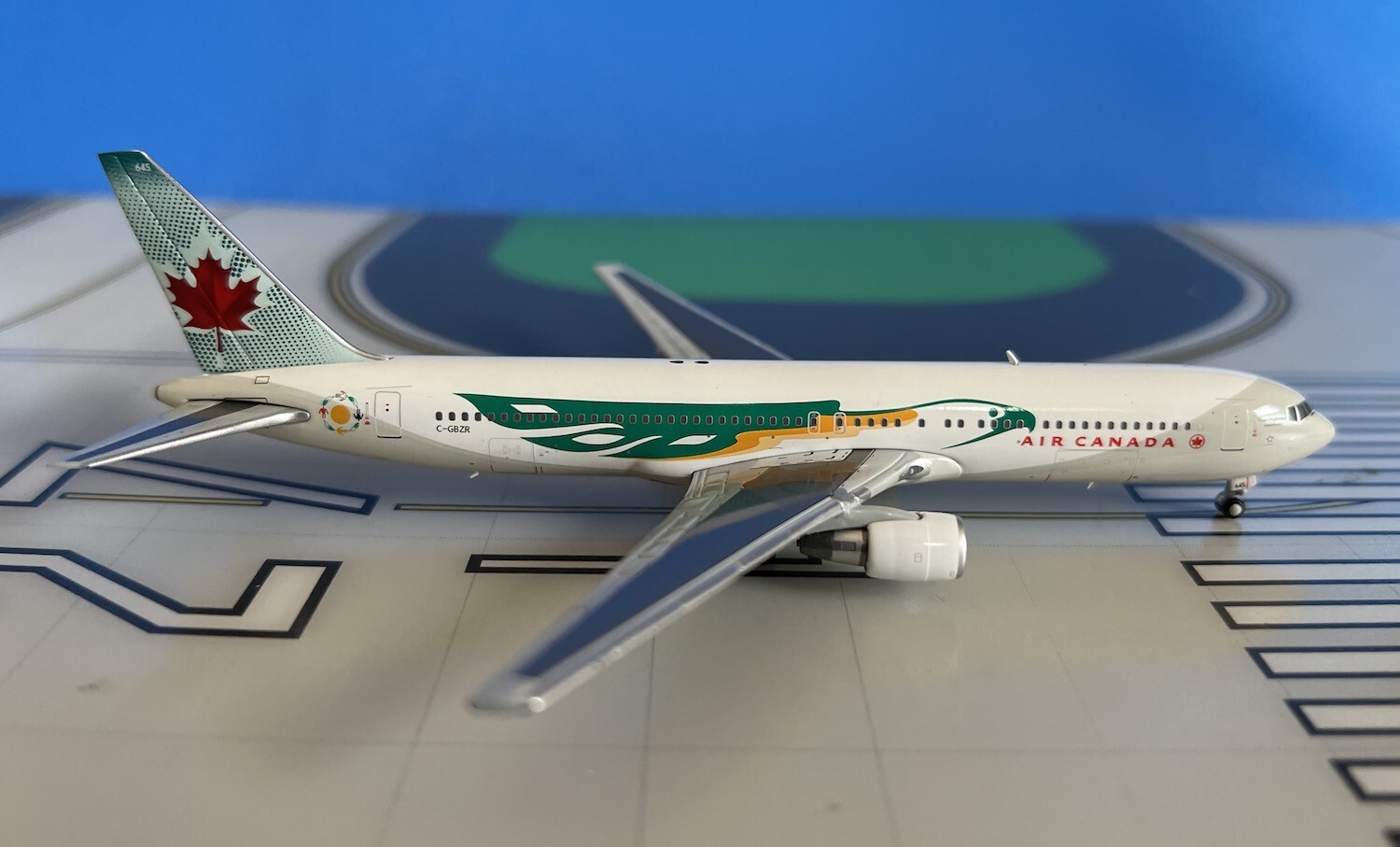 B-Models1:200 AIR CANADA B767-300 C-GBZR