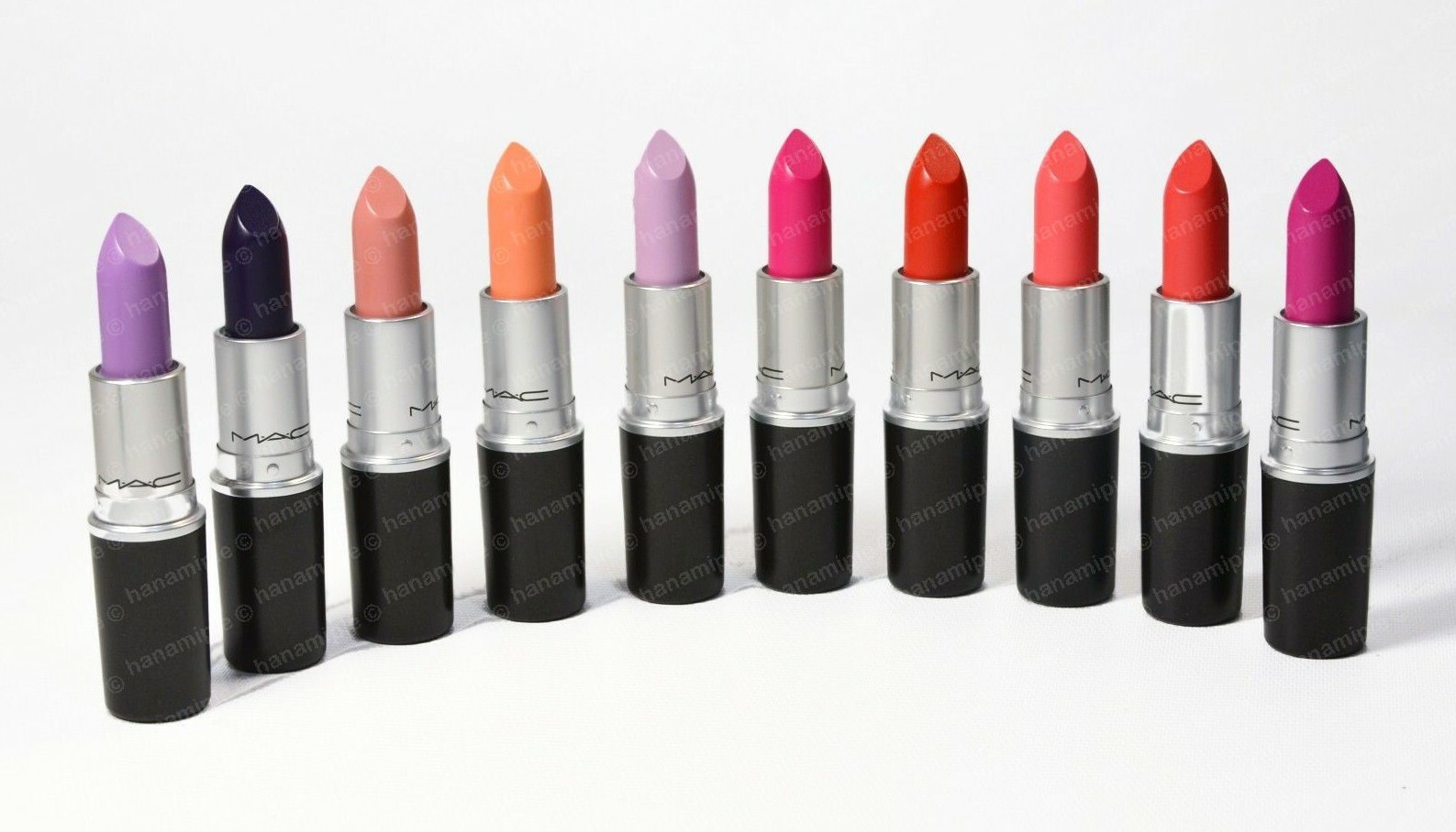 Mac frosted frenzy 2025. Mac губная помада lipstick matte. mac губная помада lipstick frost. mac lipstick matte палитра. помада mac а 67.