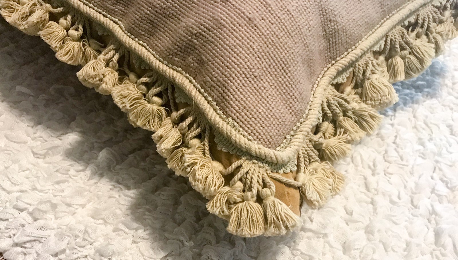 Finished ROSES Wool Needlepoint Petite Point Pillow wTassels Rectangular 26