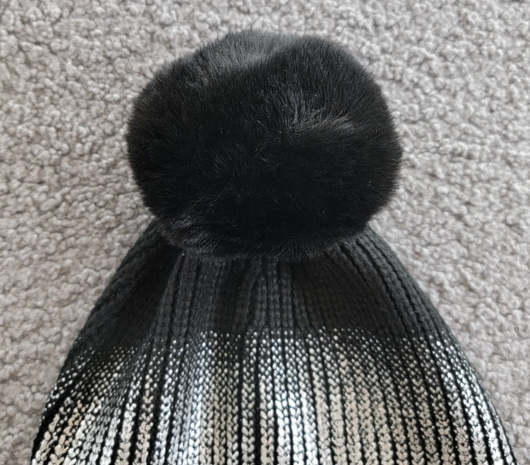 AQUA Ombré Knit Beanie Women's One Size Silver/Black Folded Cuff Pom Pom At Top - Picture 3 of 14