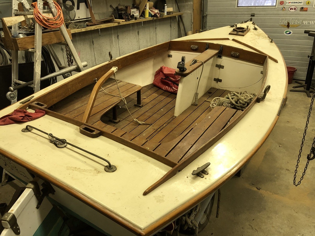 Custom designed built Crosby / Beetle Cat / Areys pond style sailboat