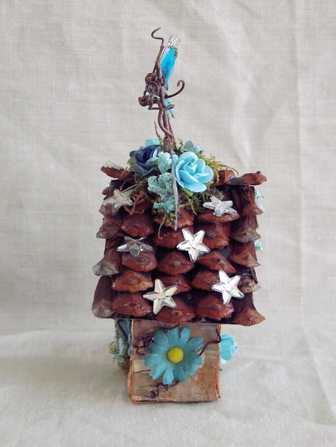 Fairy Garden Mini FLOWER FAIRY HIDEAWAY Moss & AQUA ROSES Miniature Doll House