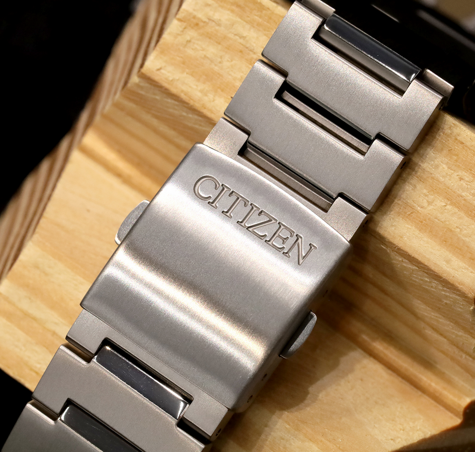 Pre-owned Citizen Super Titanium Sapphire Zenshin Chronograph Salmon Dial Watch Ca4610-85z