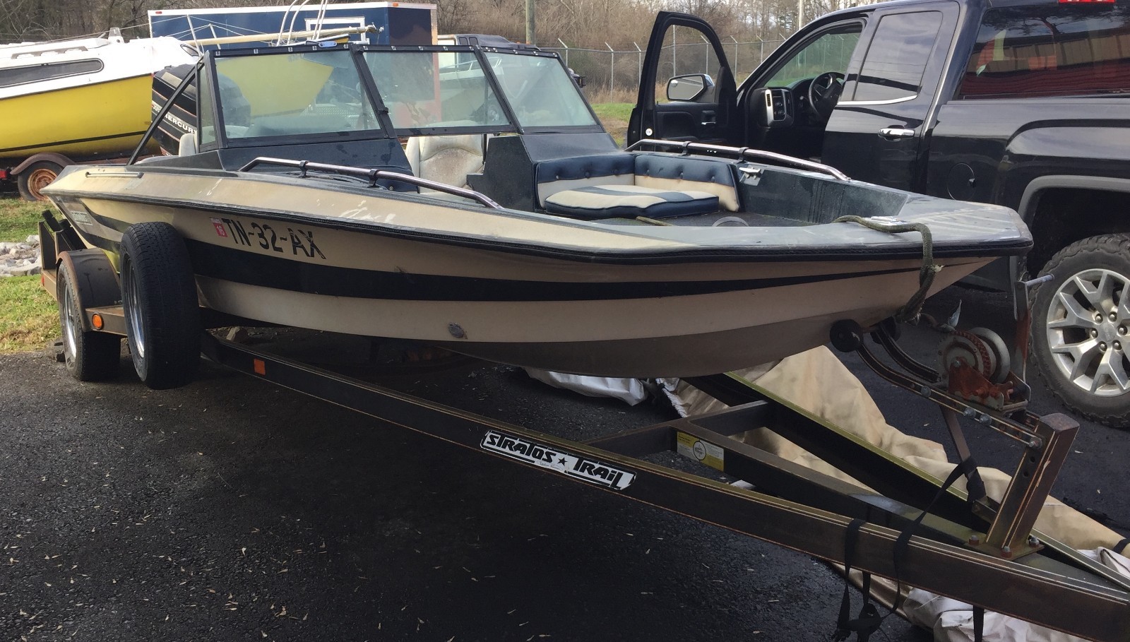1986 Stratos Fish&Ski 19'2" & Trailer - Tennessee