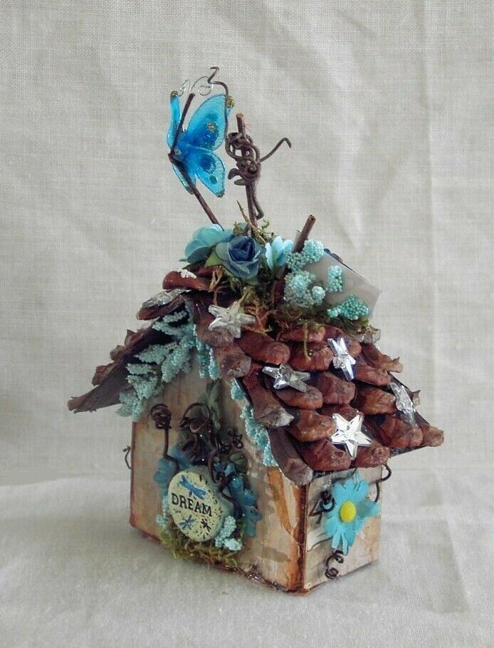 Fairy Garden Mini FLOWER FAIRY HIDEAWAY Moss & AQUA ROSES Miniature Doll House