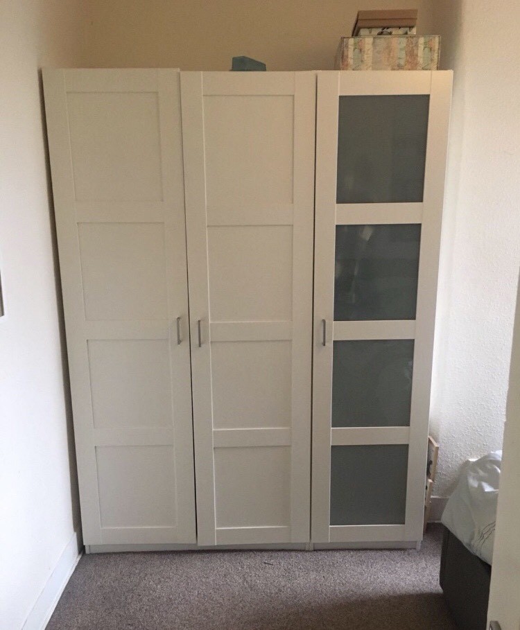 IKEA PAX WHITE TRIPLE WARDROBE GOOD CONDITION CAN DELIVER in