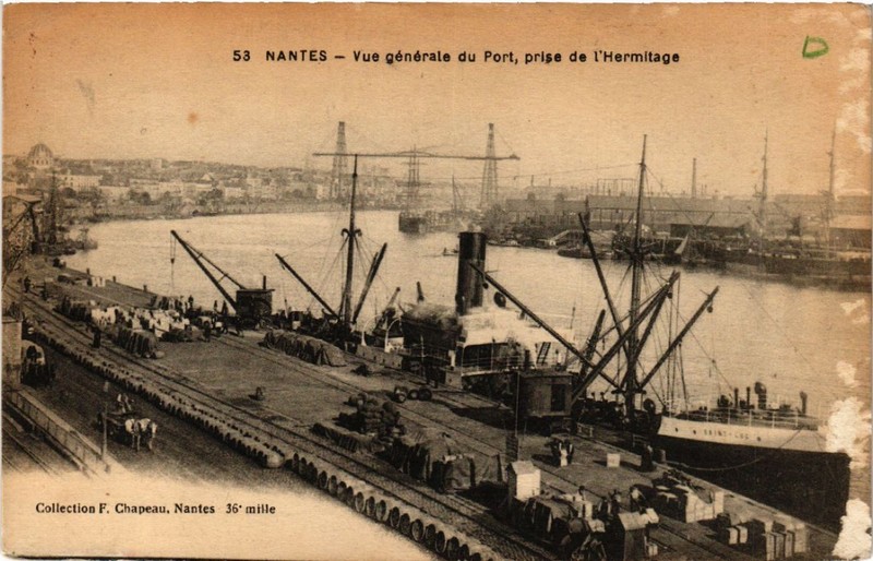 Cpa Nantes - Vue GÃ©NÃ©Rale Du Port Prise De L'Hermitage (650385)