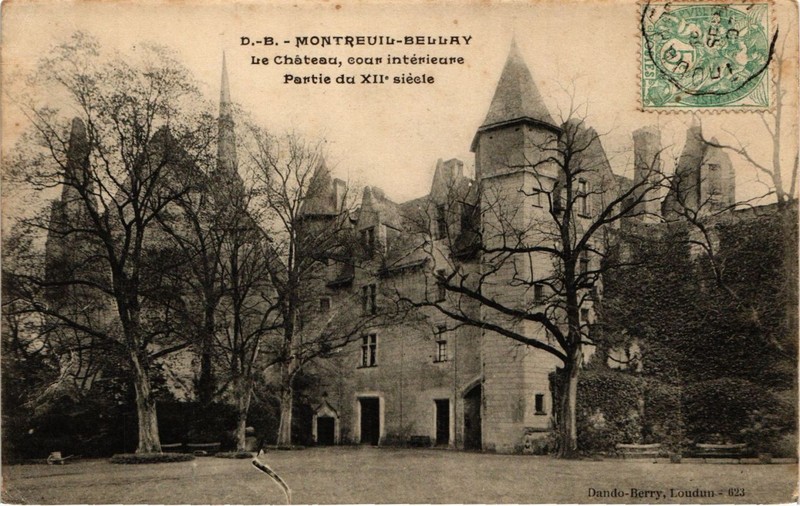 Cpa Montreuil Bellay - Le Chateau Cour Interieure Pantie Du Xii Siecle (253734)