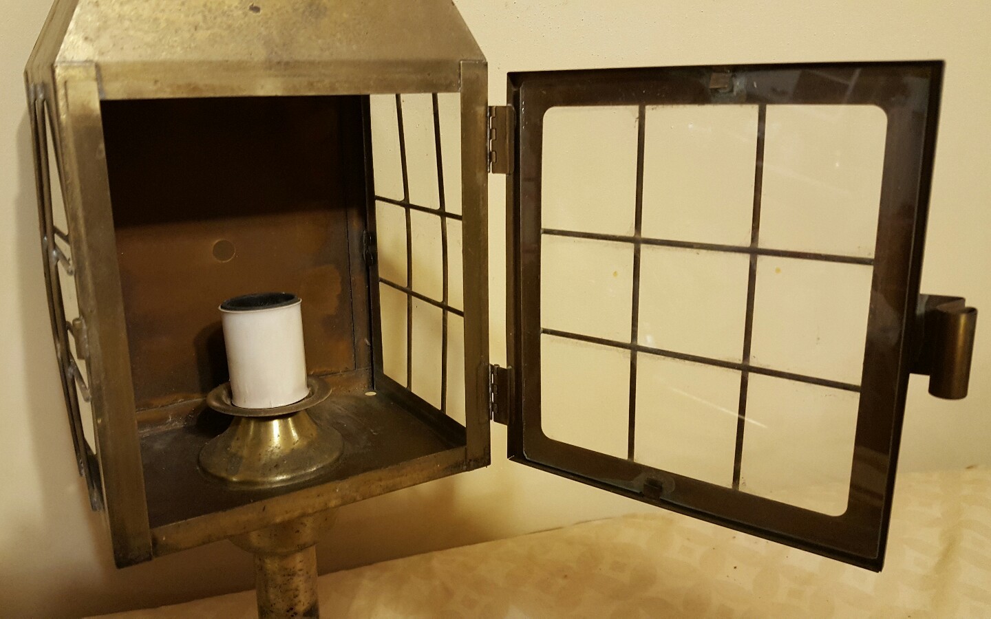 Vintage Underwriters Laboratories Electric Wall Lantern Metal Porch Lamp Sconce