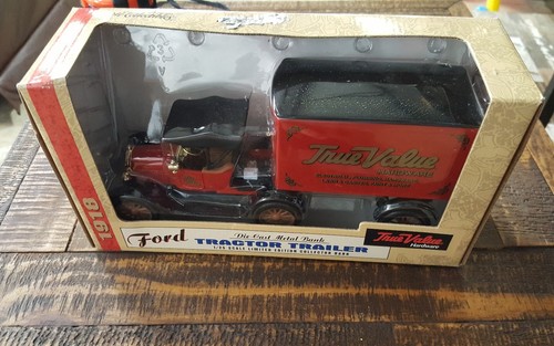 Ertl Ford 1918 Tractor Trailer-True Value Hardware-Bank-Limited Edition-