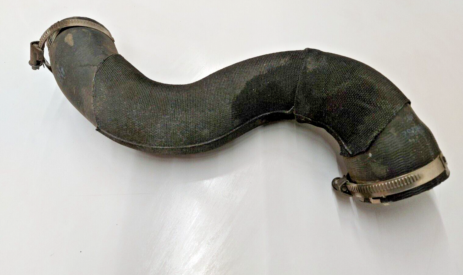 OEM 2017-2022 PORSCHE MACAN INTERCOOLER UPPER PRESSURE HOSE PIPE LEFT