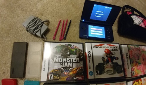 ORIGINAL NINTENDO DS SYSTEM, 9 GAMES, 5 STYLISH PENS, CARRY BAG, GAME HOLDERS