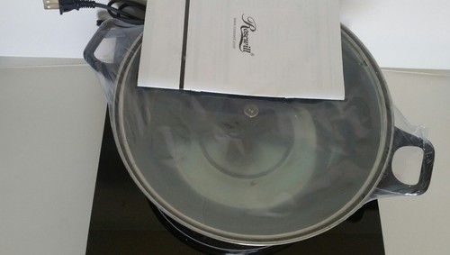 Rosewill RHAI-11001 1800W Induction Cooker Cooktop with Stainless Steel Pot