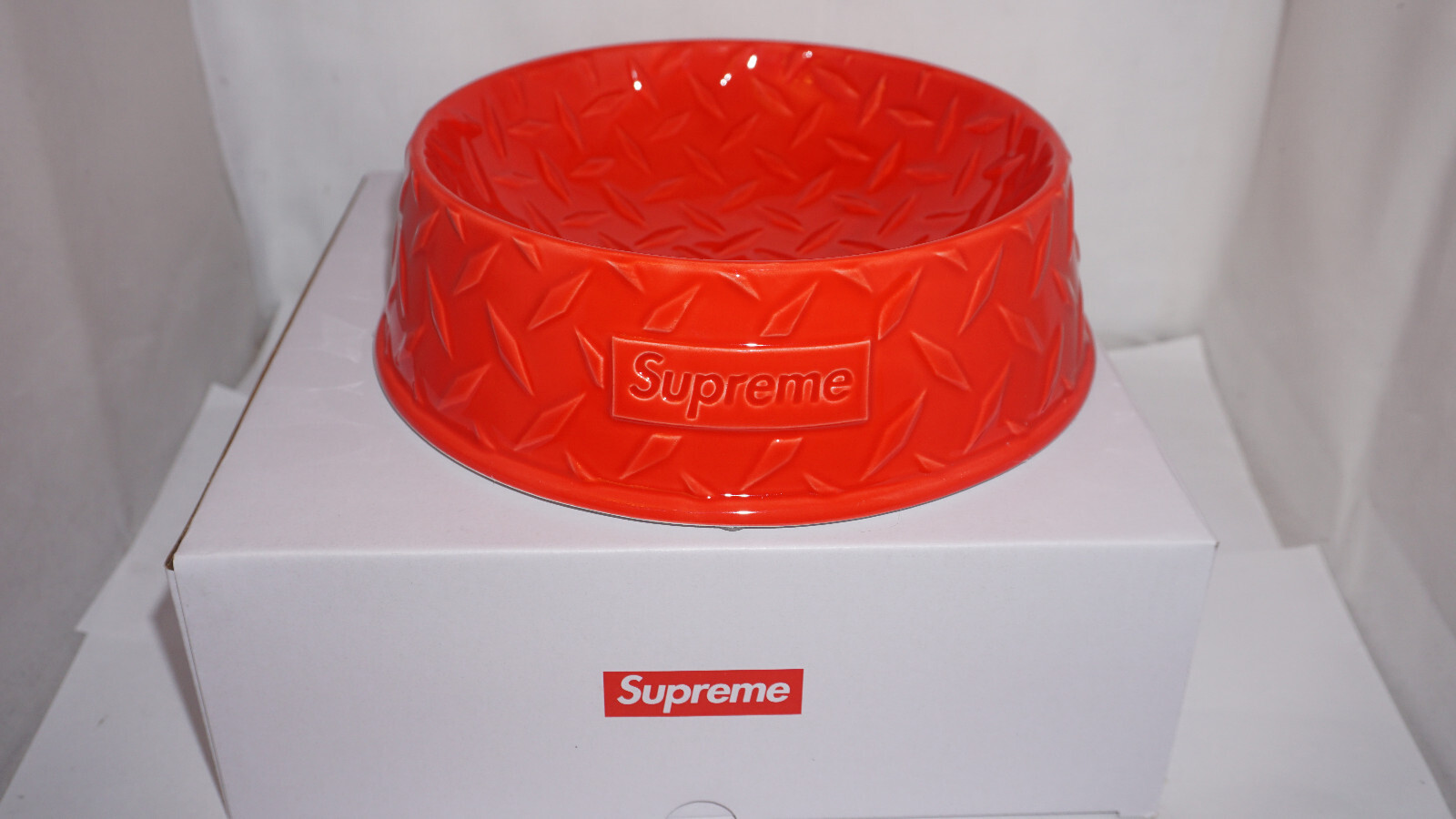 Supreme Diamond Plate Dog Bowl シュプリーム（SUPREME DIAMOND