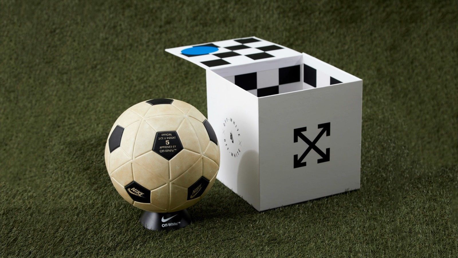 新品 Nike x Off-White Magia Football White & Black ナイキ