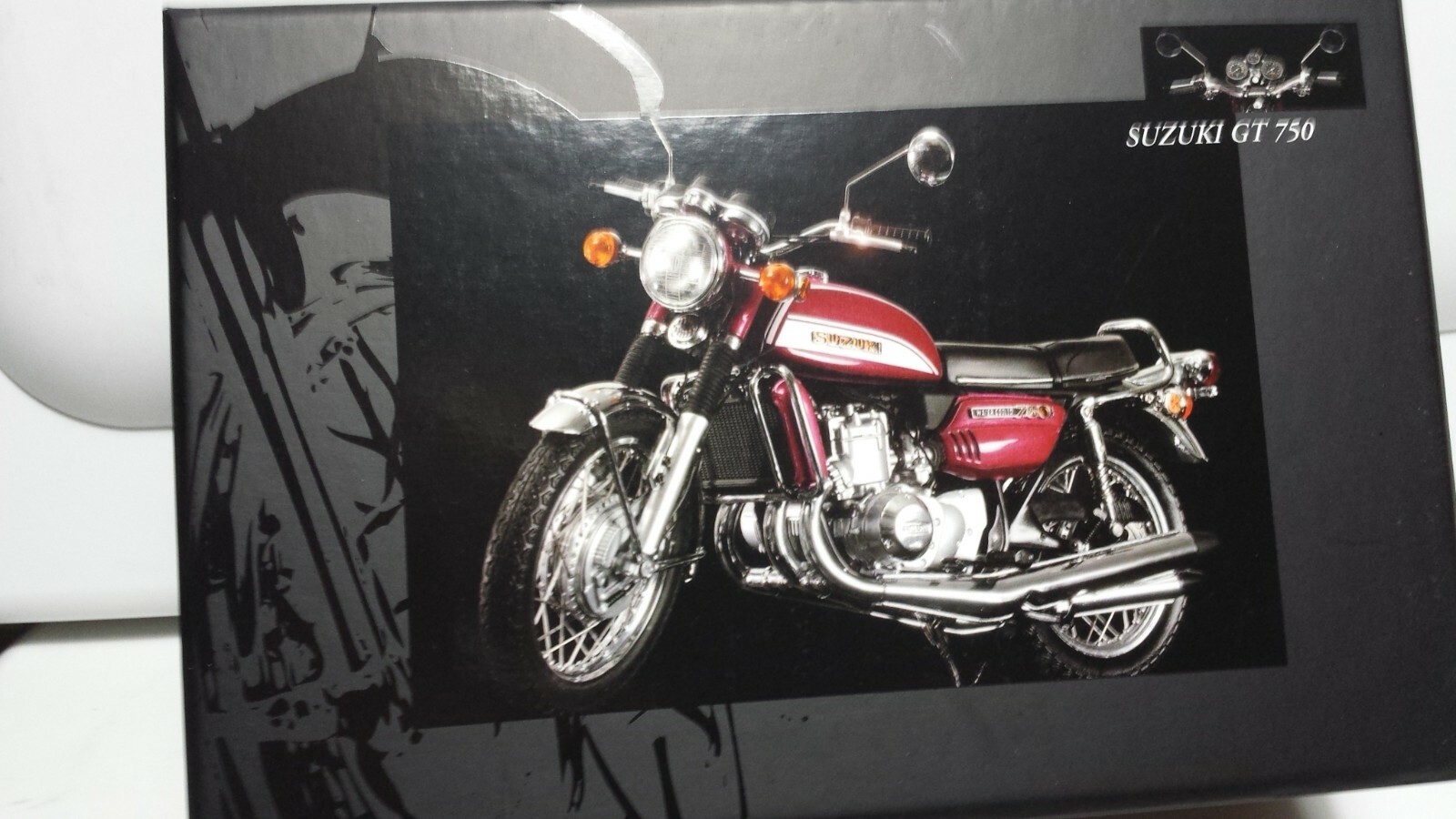 ミニチャンプス 1/12 Suzuki GT 750J Water Cooled 1972 イエロー