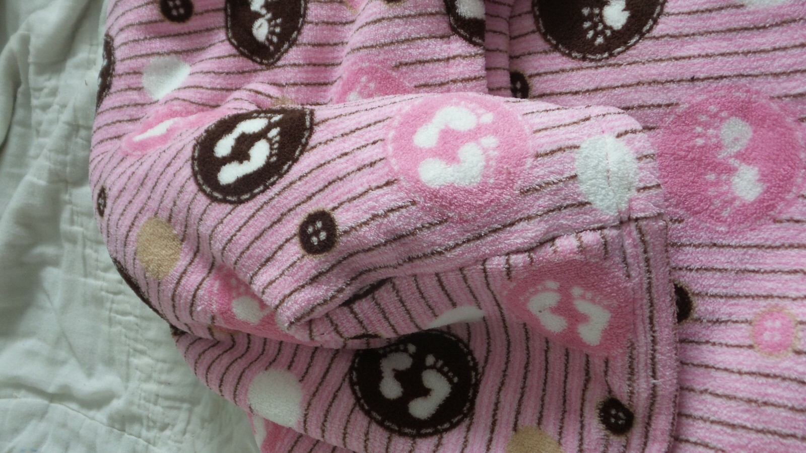 Hand Sewn Pink Fleece Baby Regular Size CRIBSHEET NEW! Baby Feet + Hand Pattern