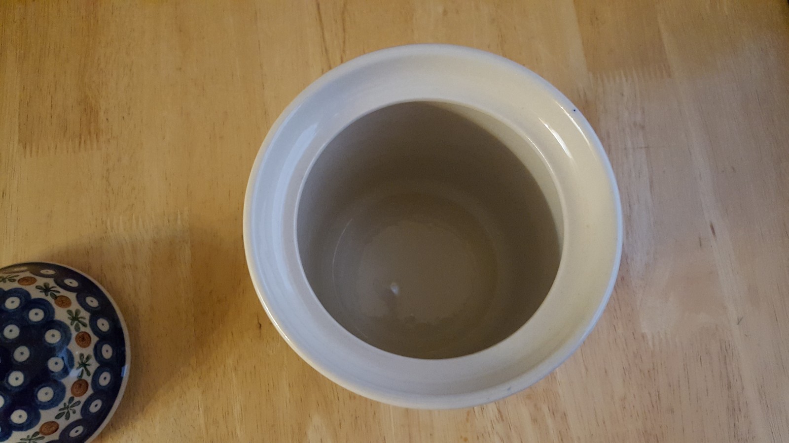 Large Vintage Polish Pottery Boleslawiec Blue Peacock Dots Canister 8 1/2