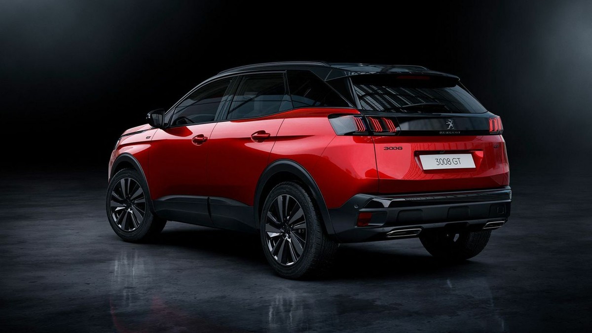 You can see the lifted Peugeot 3008 from behind