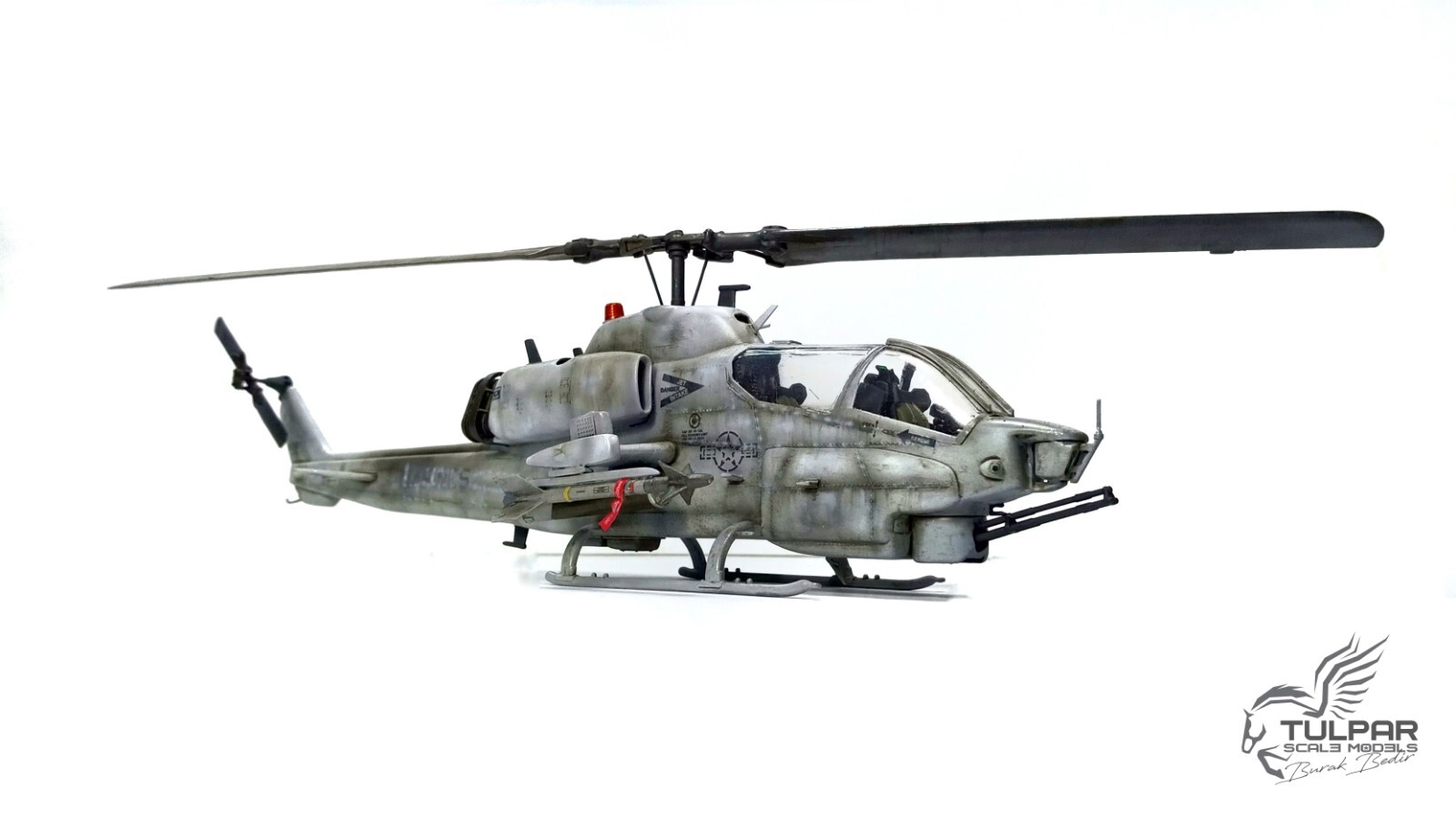 【希少】AH-1W 1:18 SUPER COBRA センチュリートイズ 21st Century Toys 1/18 AH-1W Super Cobra USMC Helicopter