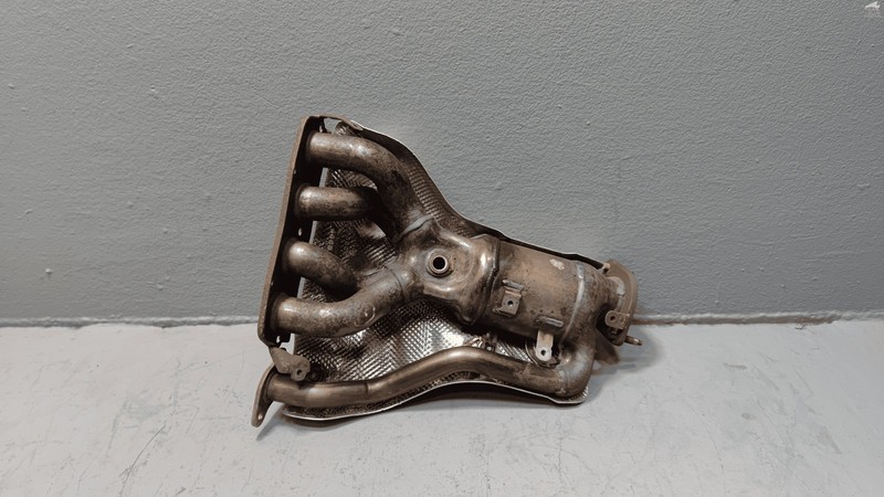 Used 2018-2022 Toyota Camry FWD 2.5L Engine Motor Exhaust Manifold & Heat Shield OEM