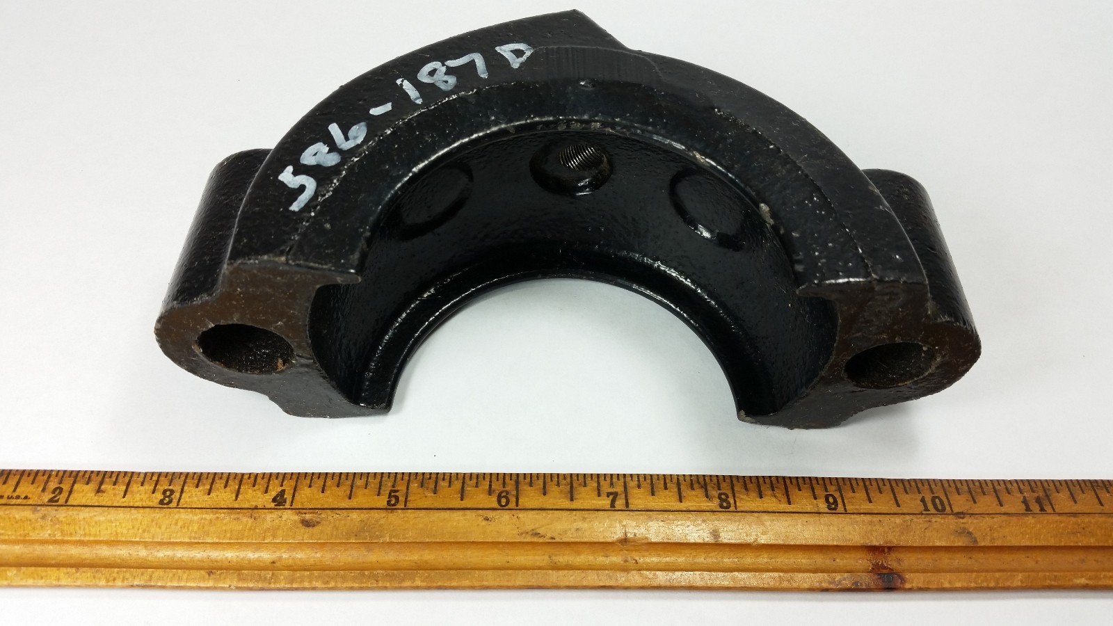 Great Plains Grain Drill Seeder Bearing housing 586-187D bottom 4000tc