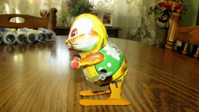 Vintage 1950-1960's Wind Up Tin Litho Inakita Made in Japan Woodchuck,or Rabbit