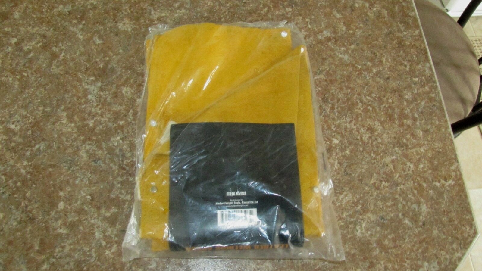 CHICAGO ELECTRIC 45193 Split Leather Welding Apron for Shop Grinding Welding