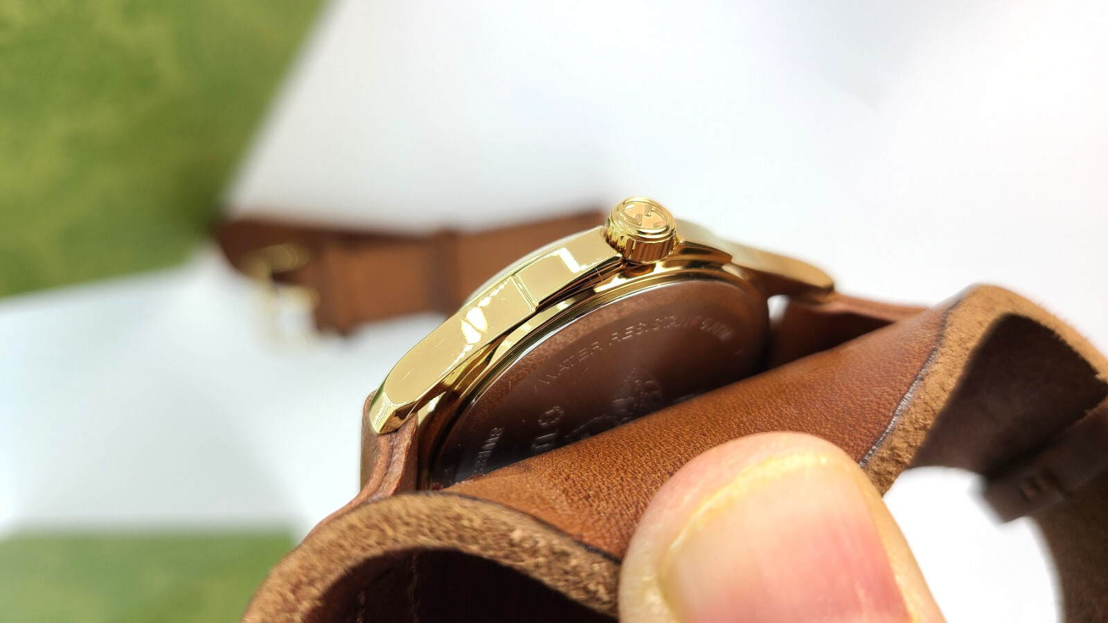 Pre-owned Gucci Le Marche Des Merveilles Green Red Dial Snake Leather Strap Unisex Watch