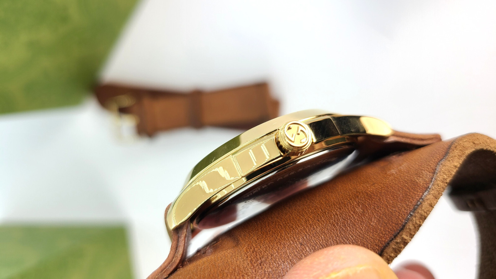 Pre-owned Gucci Le Marche Des Merveilles Green Red Dial Snake Leather Strap Unisex Watch