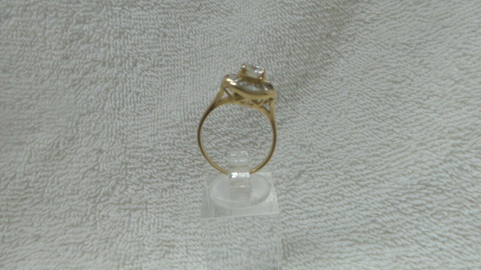Vintage Ladies 10kt Yellow Gold Diamond Cocktail Ring