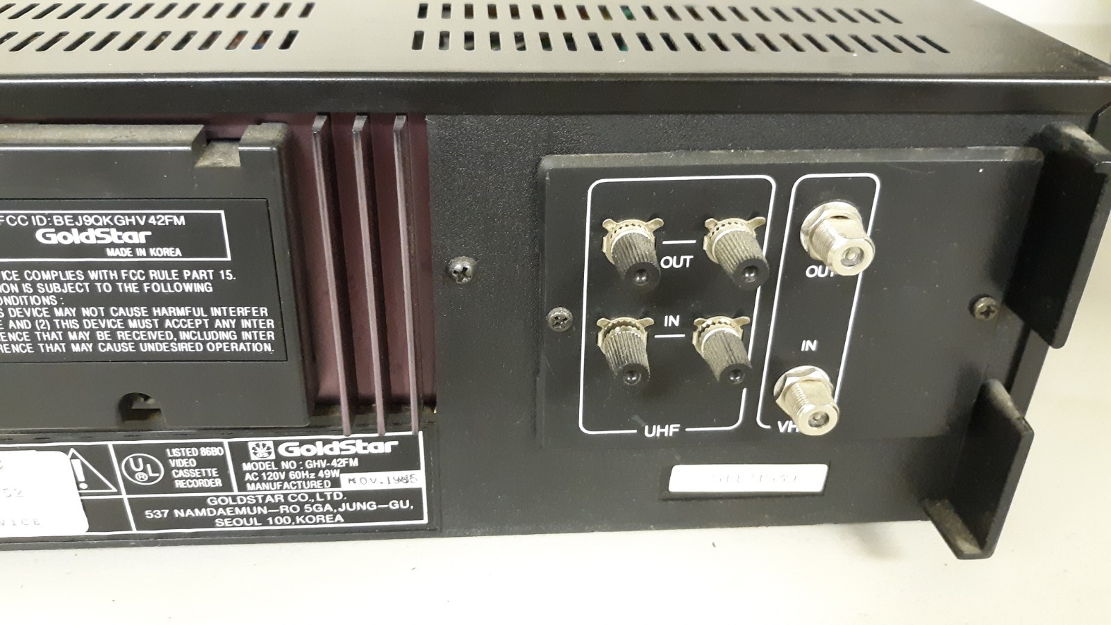 Vintage Goldstar VHS Player model GHV-42FM front loading video cassette recorder