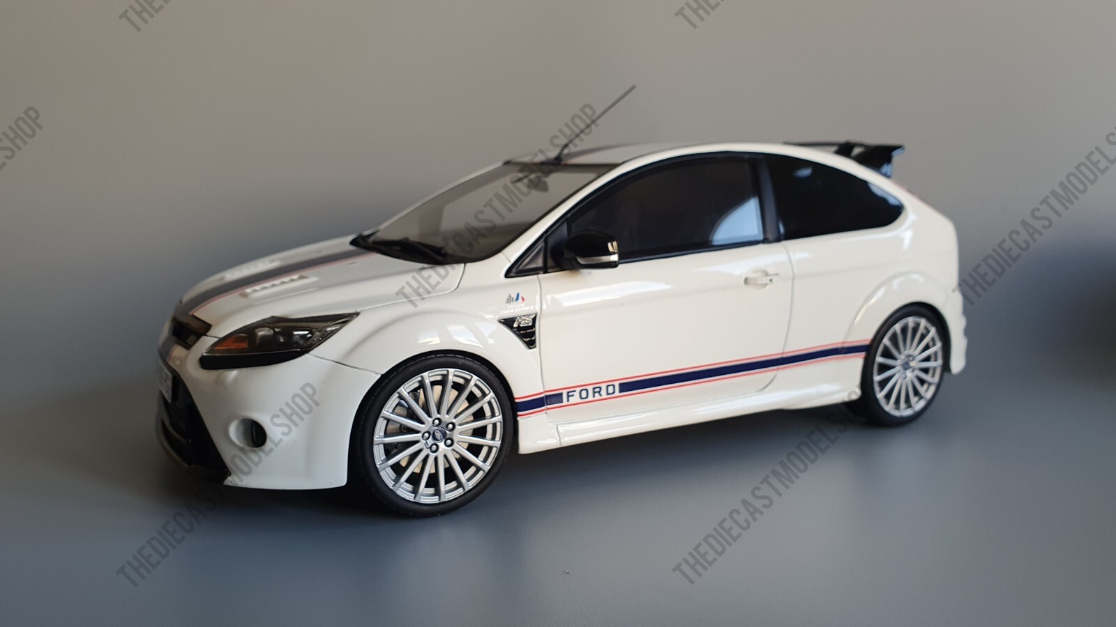 OTTO 1:18 Scale Resin Model Car - Ford Focus RS MK2 - Le