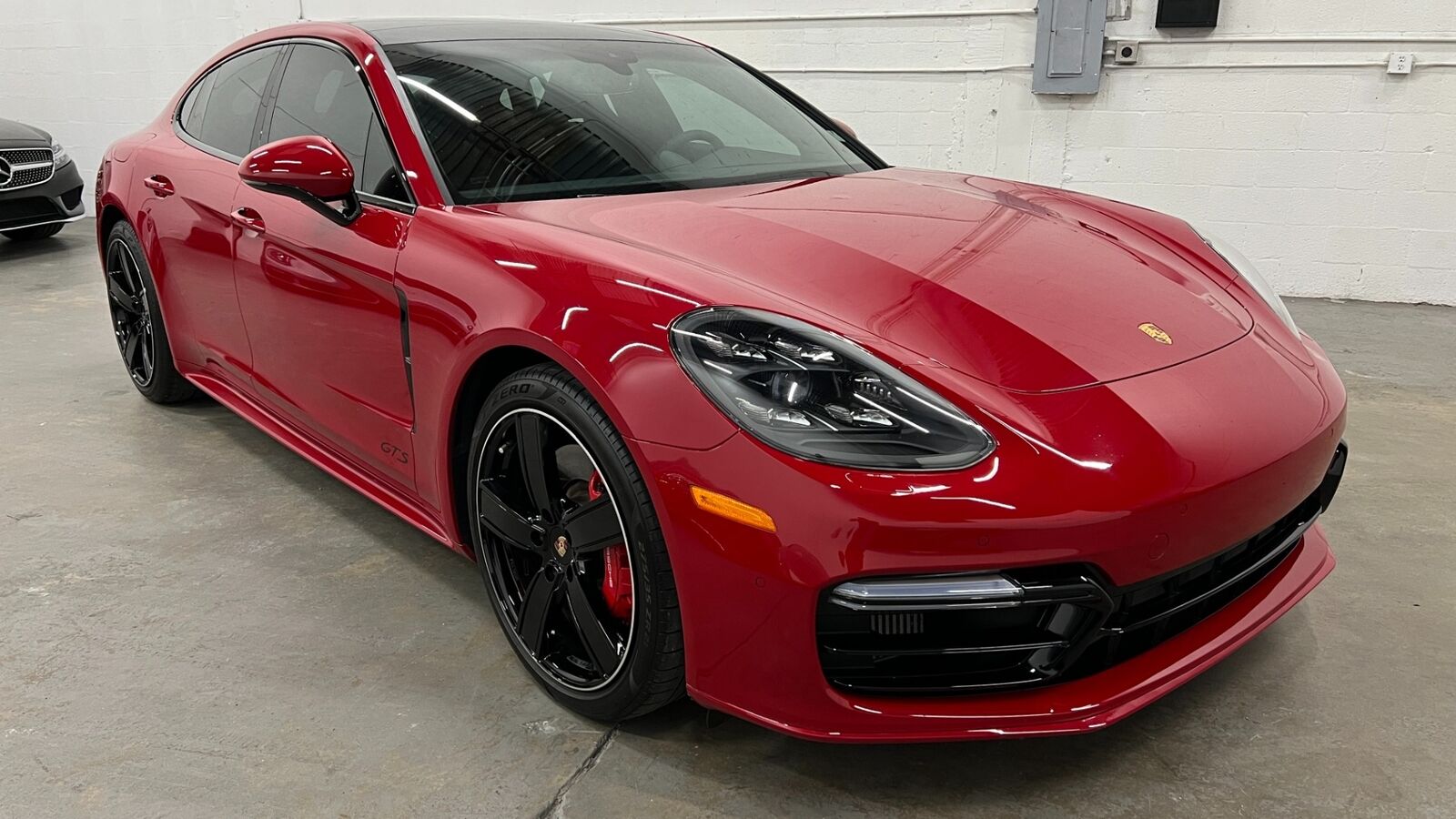 Owner 2019 PORSCHE PANAMERA GTS 28276 Miles, Red 4DR  Automatic