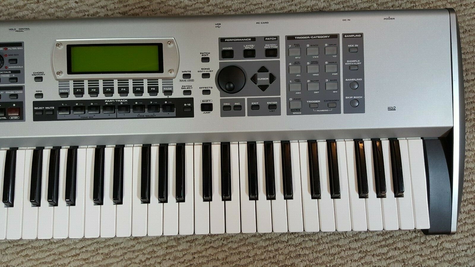 Roland Fantom XA 61-Key Keyboard/Synthesizer - Near Mint Condition