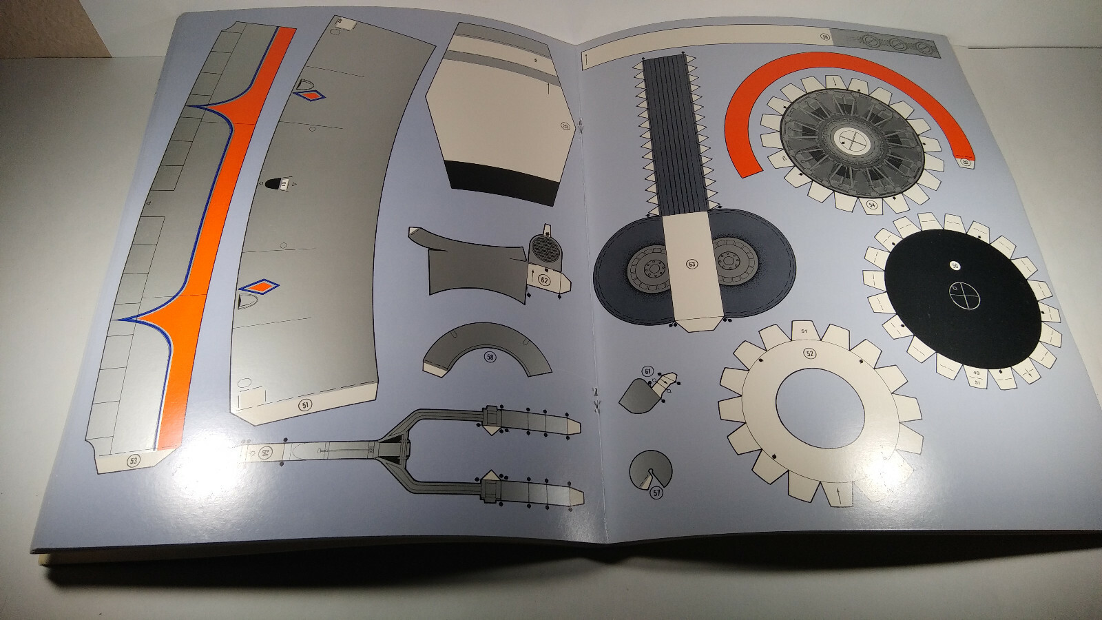 Vintage 1985 DC-3 Complete Paper Model Kit 6' 4