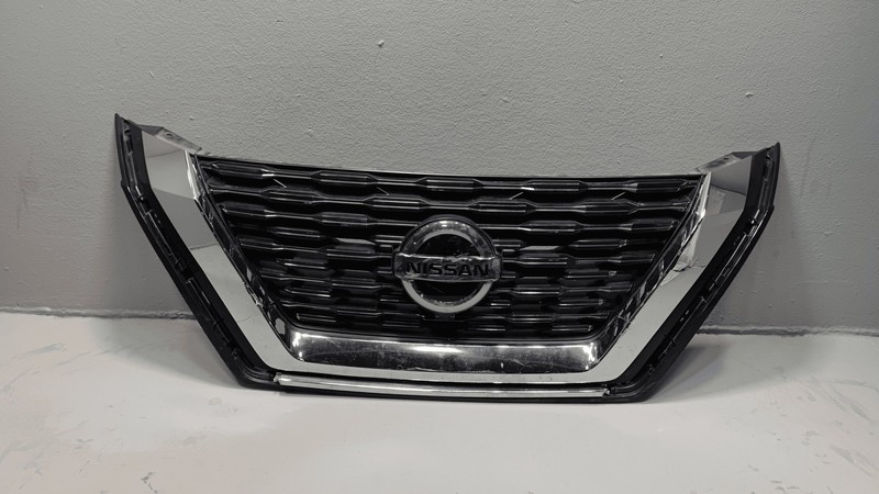 Used Nissan Rogue 2021 - 2023 Front Bumper Center Grille W/ Emblem OEM