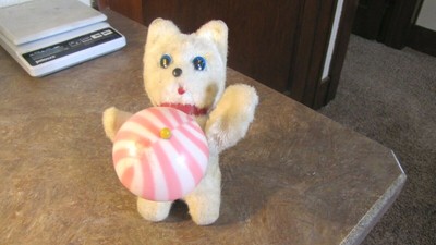 VINTAGE MCM HAPPY KITTEN Wind-Up Toy. Korea Kitty Cat with Ball. Works