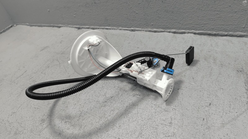 Used 2018-2025 Toyota RAV4 2.5L Fuel Gas Tank Pump Sending Unit OEM